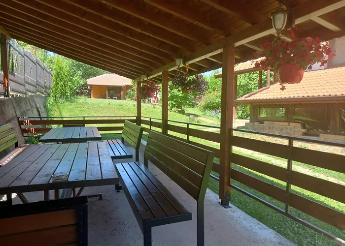 Dom wakacyjny райчевата къща - *